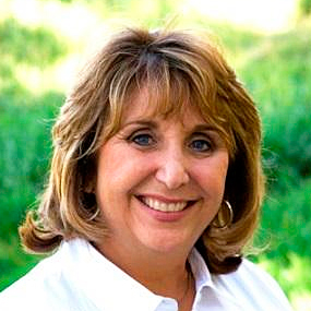 Rachelle Cracchiolo ’71, ’76 